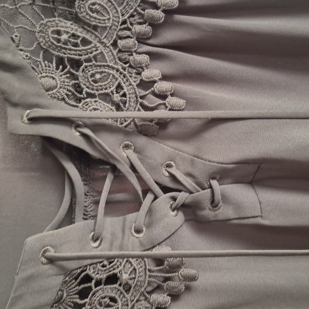 Express Blouse (M) - Picture 4 of 6
